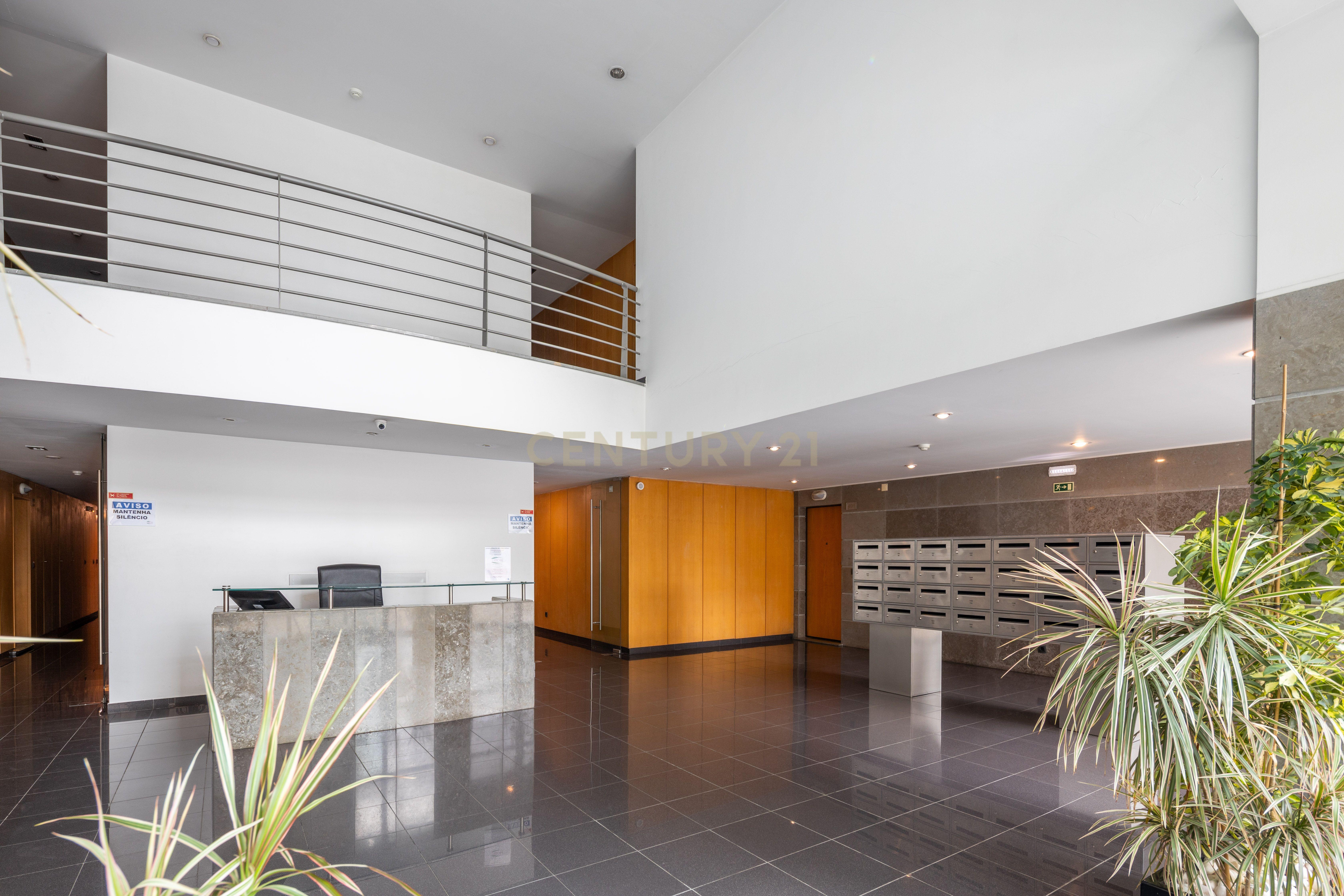 Apartamento T2 Campolide - Praça de Espanha - Image 18