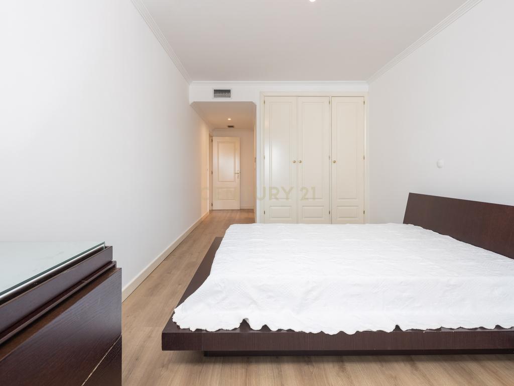 Apartamento T2 Campolide - Praça de Espanha - Image 14