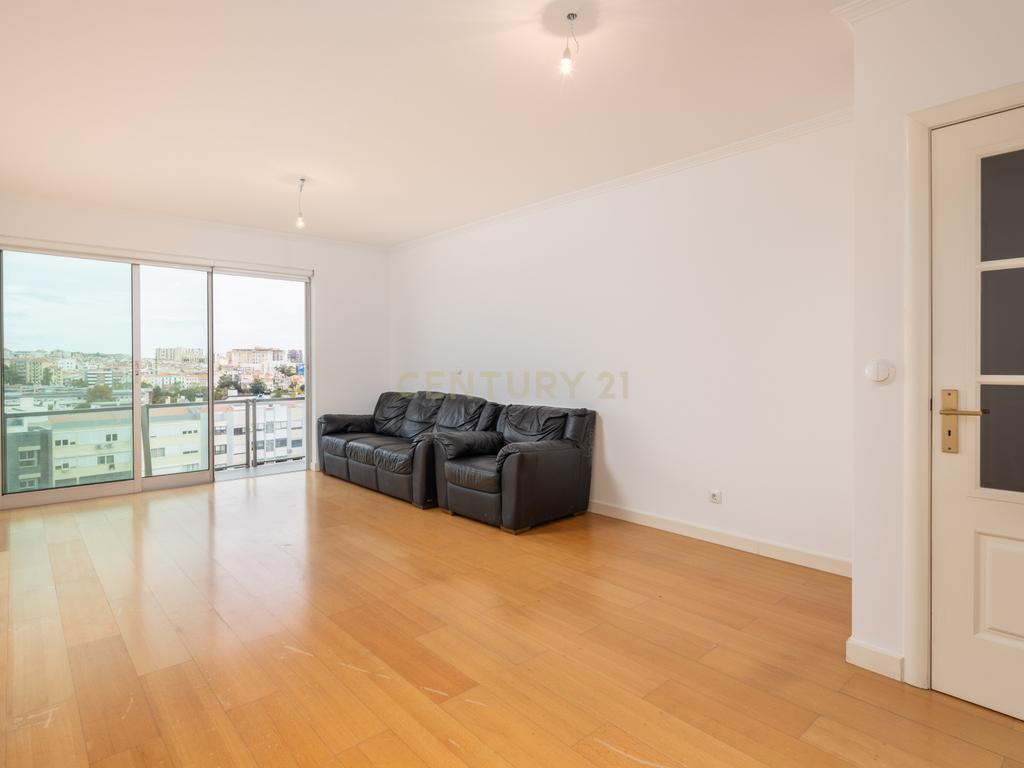 Apartamento T2 Campolide - Praça de Espanha - Image 7