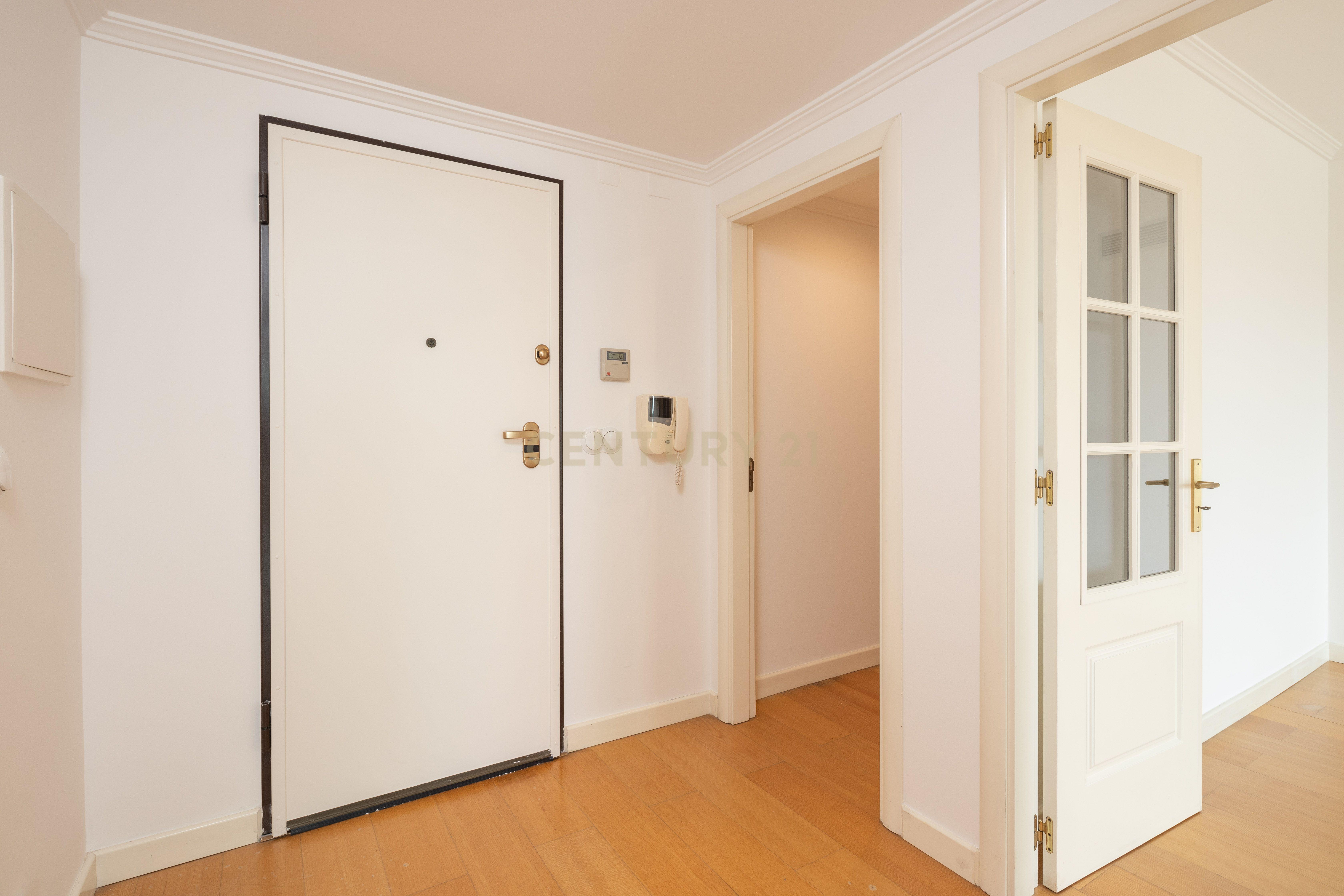 Apartamento T2 Campolide - Praça de Espanha - Image 4