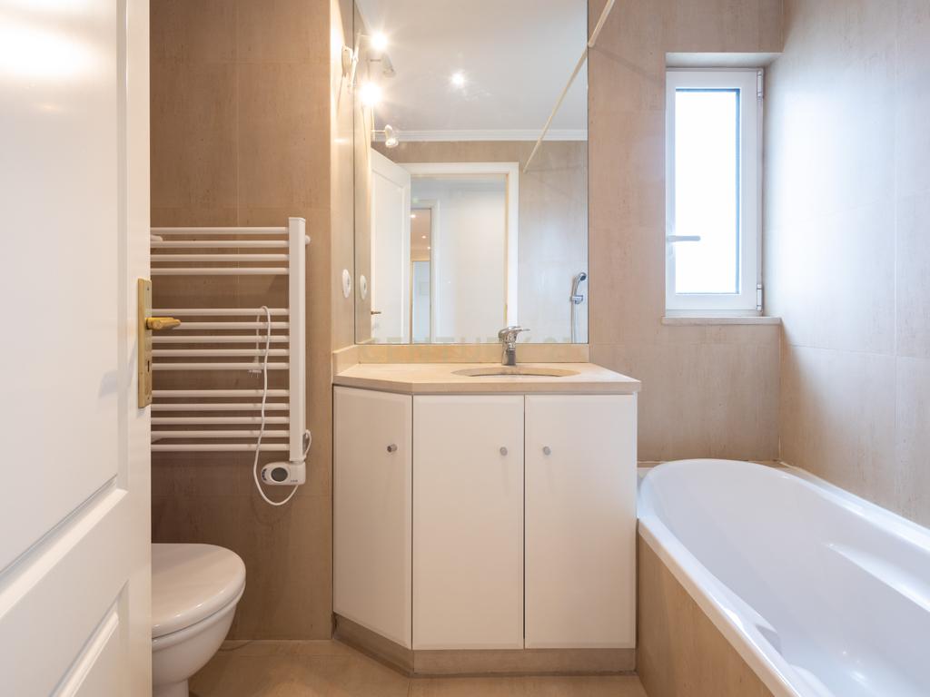 Apartamento T2 Campolide - Praça de Espanha - Image 16