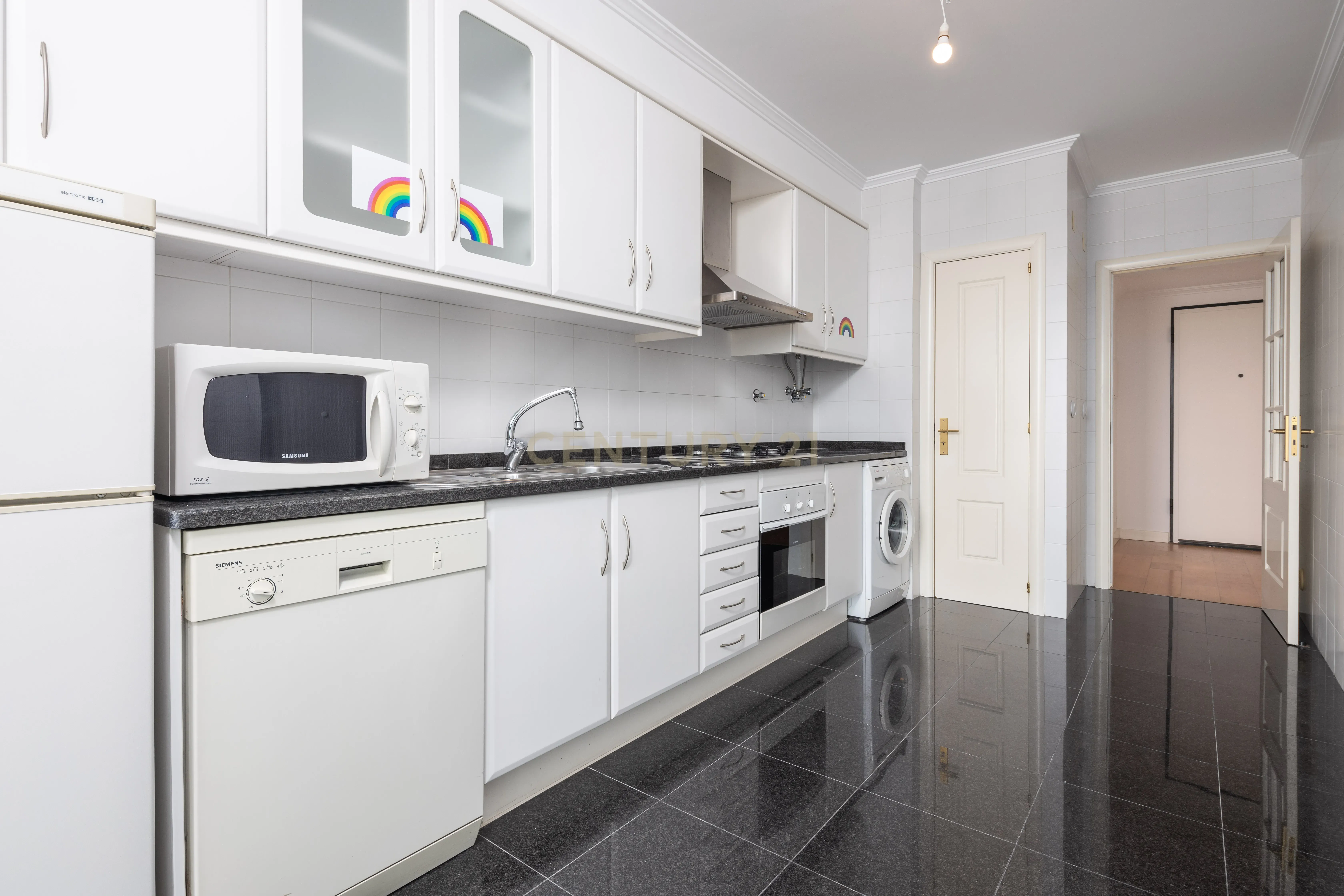 Apartamento T2 Campolide - Praça de Espanha - Image 7