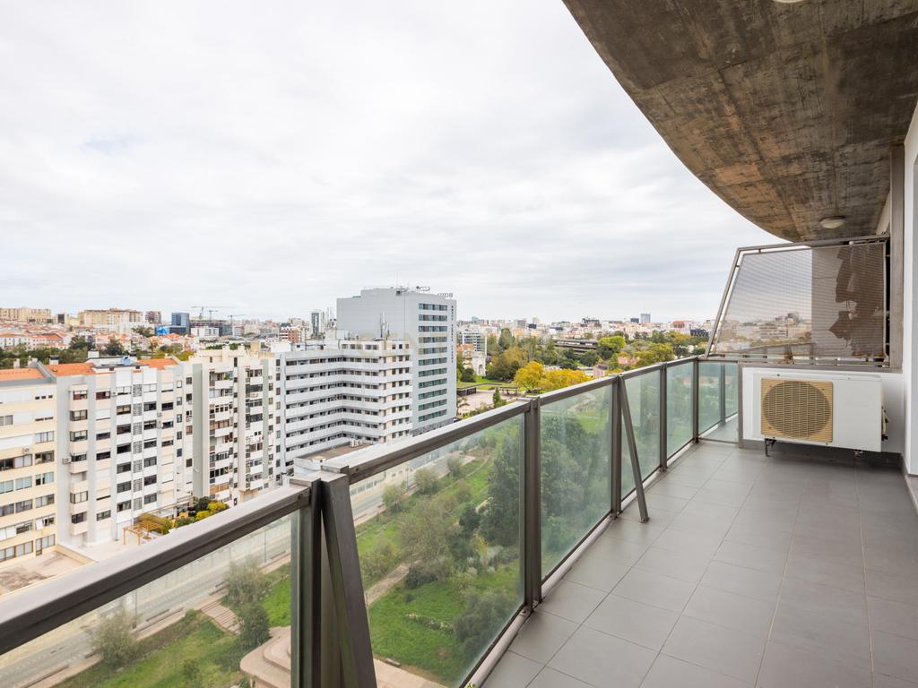 Apartamento T2 Campolide - Praça de Espanha - Image 8