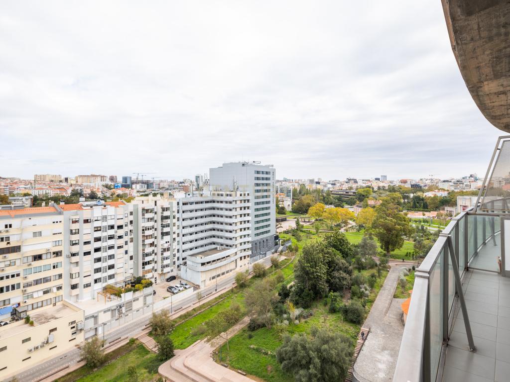 Apartamento T2 Campolide - Praça de Espanha - Image 1