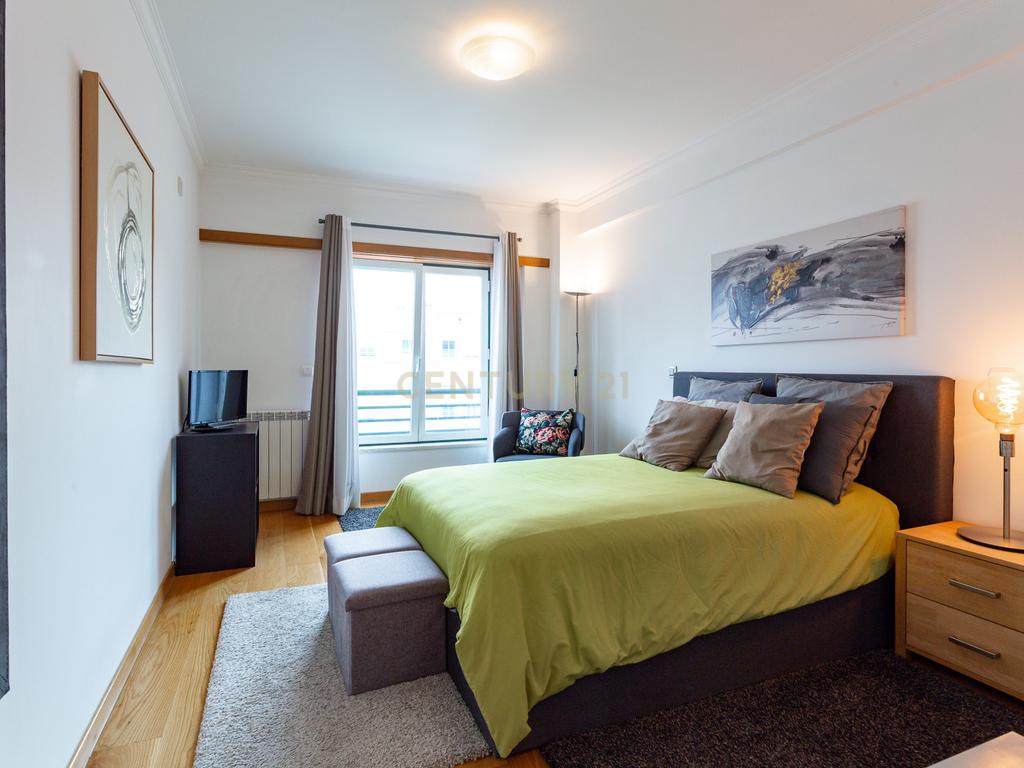 Apartamento T4 mobilado no Parque dos Príncipes - Image 17