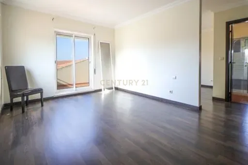 MORADIA T4 COM PISCINA - Image 28