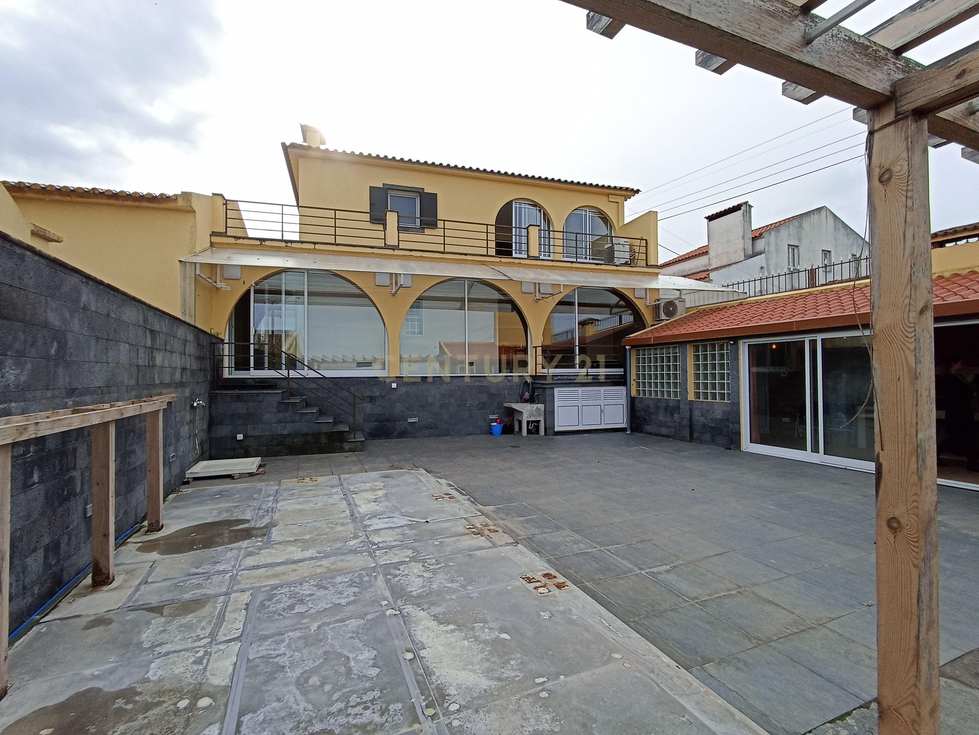 Moradia T4 com Vista Mar | Ajuda da Bretanha | São Miguel - Image 36