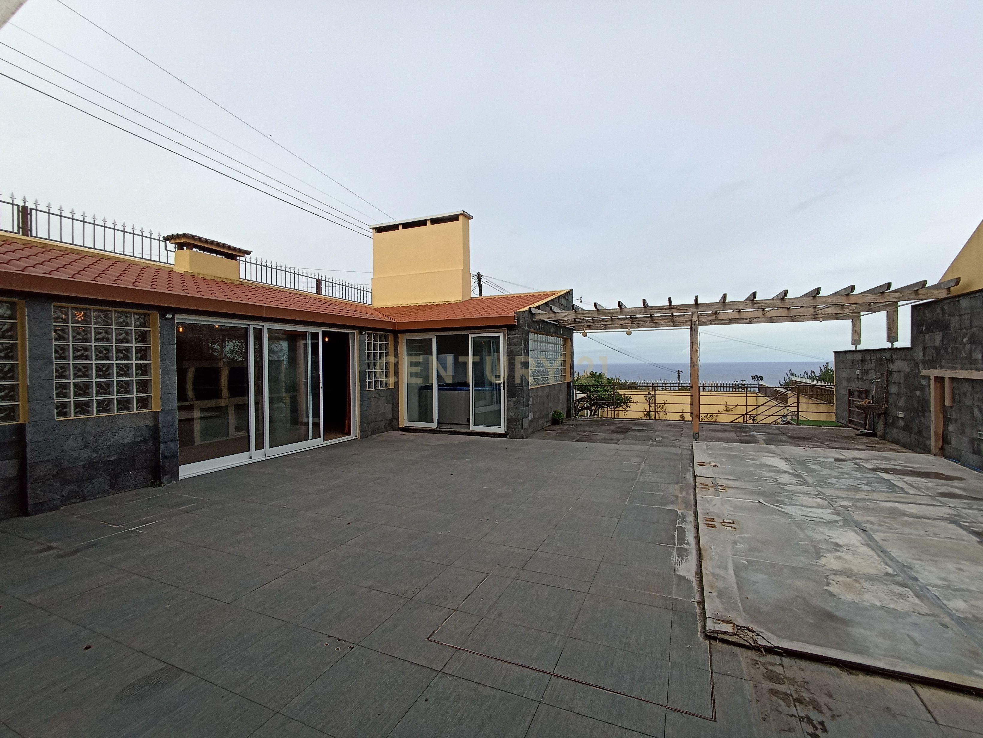 Moradia T4 com Vista Mar | Ajuda da Bretanha | São Miguel - Image 37