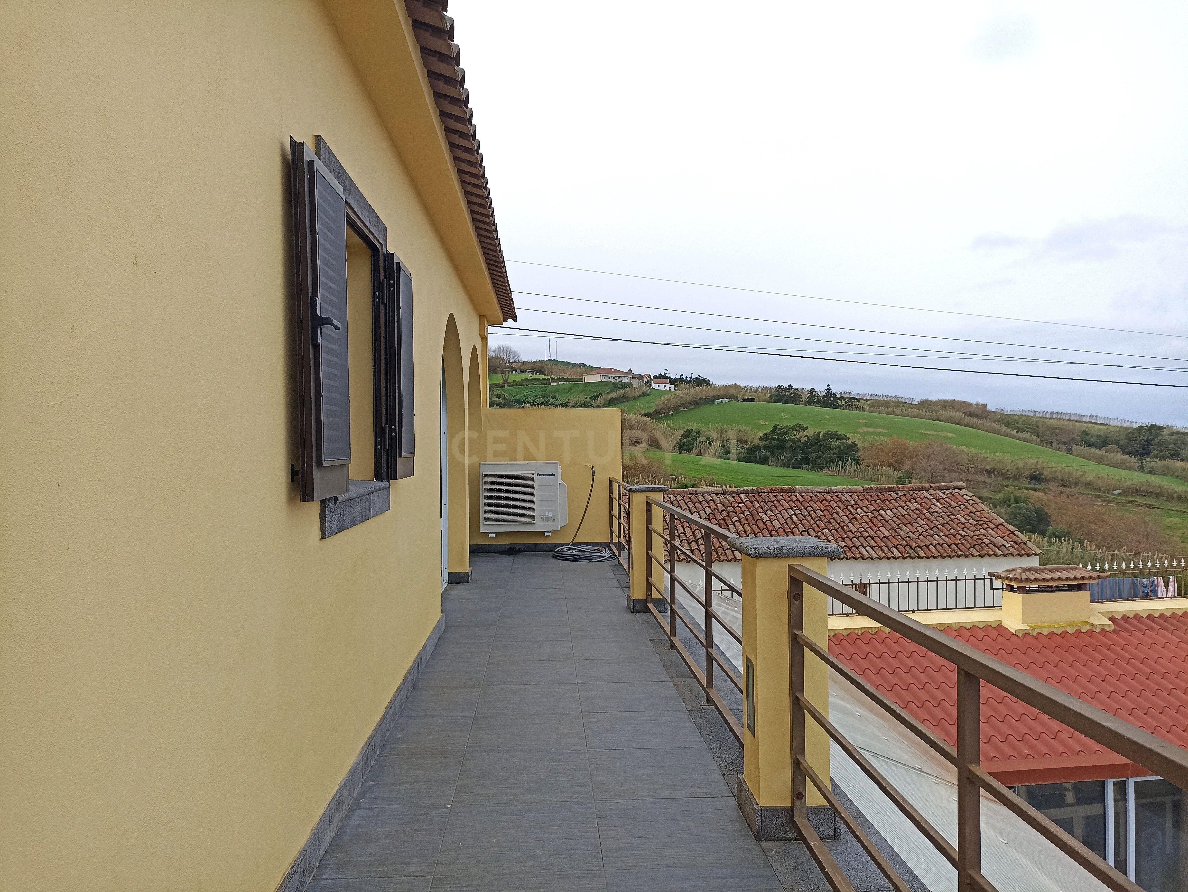 Moradia T4 com Vista Mar | Ajuda da Bretanha | São Miguel - Image 35
