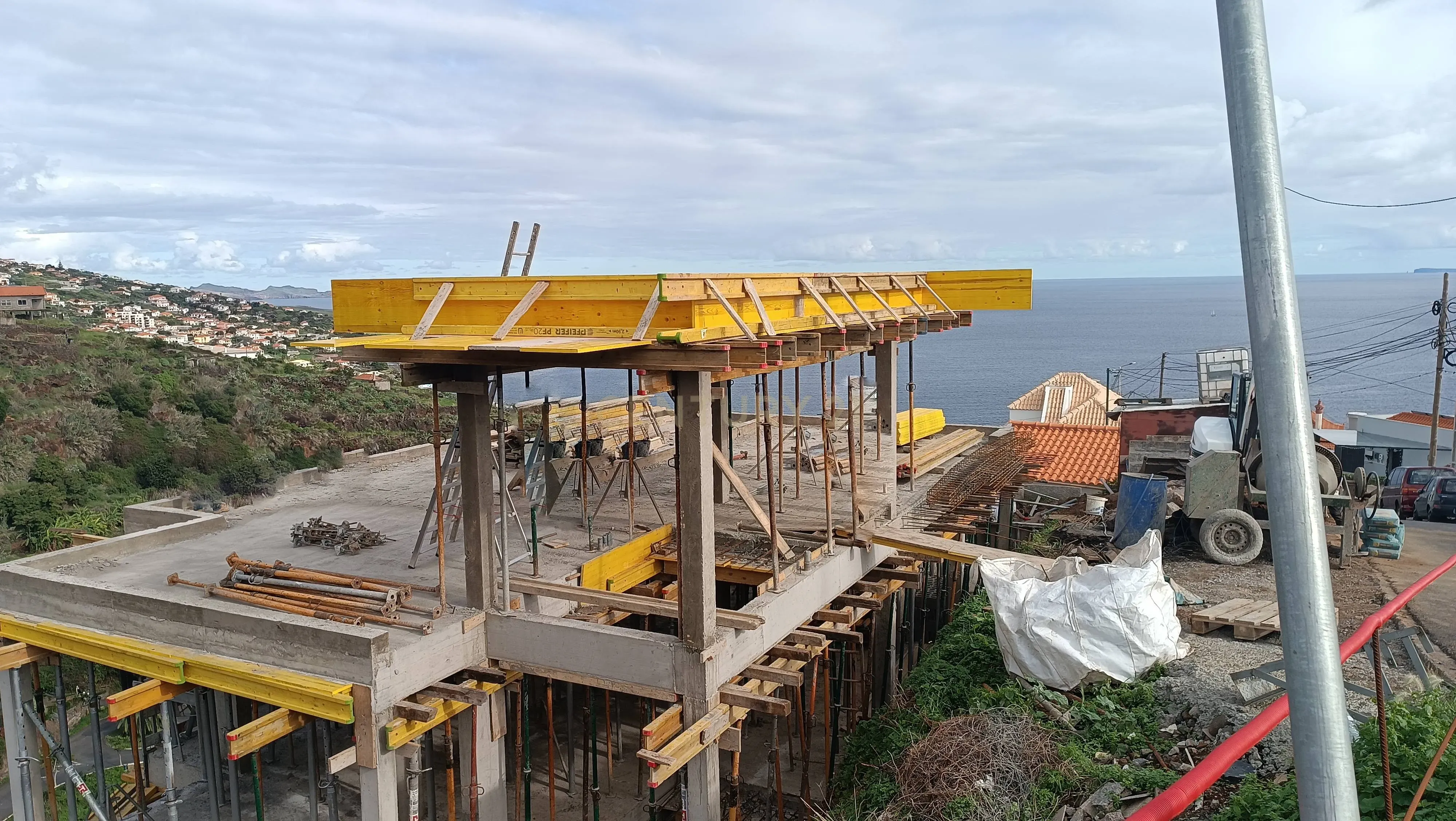 Luxuosa Moradia Isolada com Piscina em Santa Cruz, Madeira - Image 28