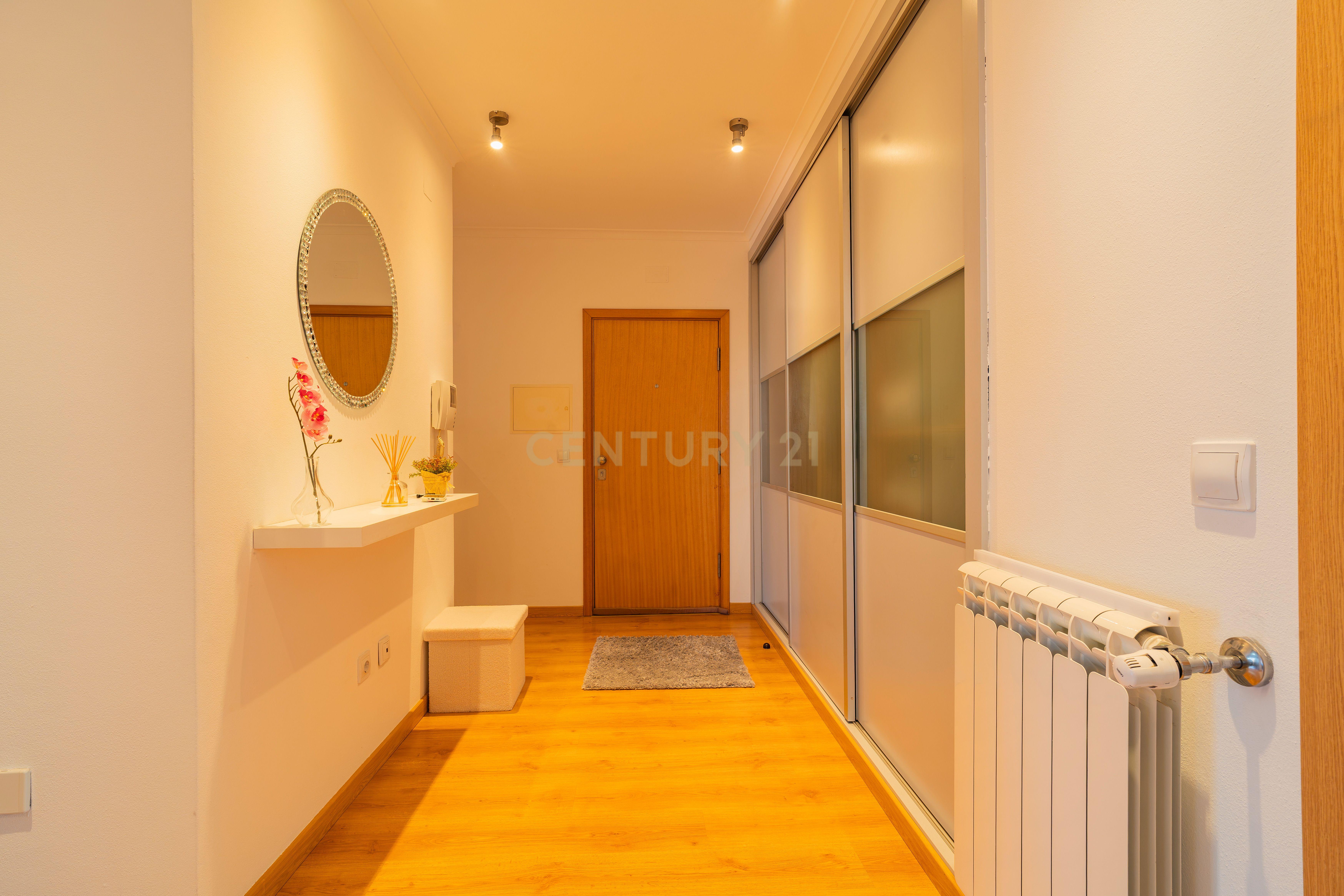 Fotografia 10 de Apartamento T2 com Garagem e Espaço Exterior com Churrasqueira | Vieira de Leiria