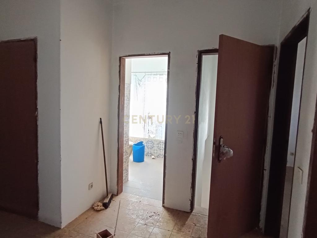 RESERVADO - Moradia T3 com garagem por concluir em São Clemente, Loulé - Image 13