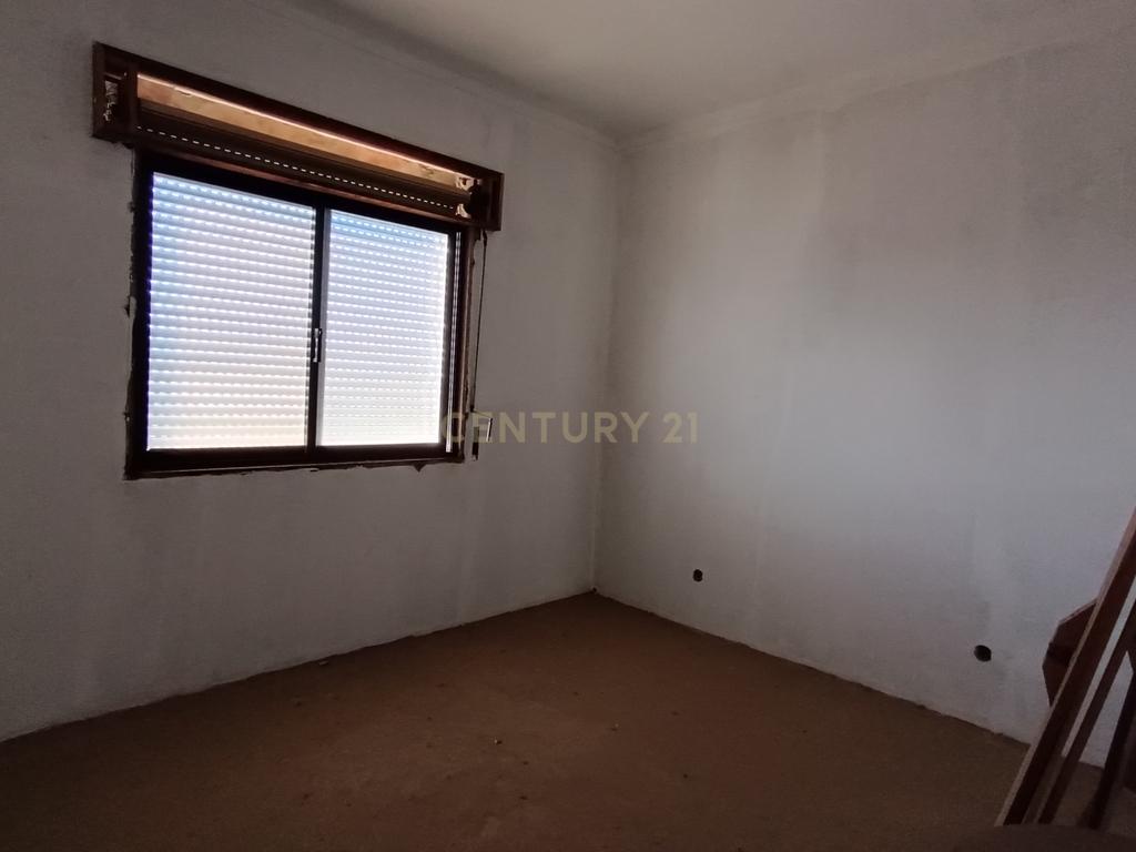 RESERVADO - Moradia T3 com garagem por concluir em São Clemente, Loulé - Image 7