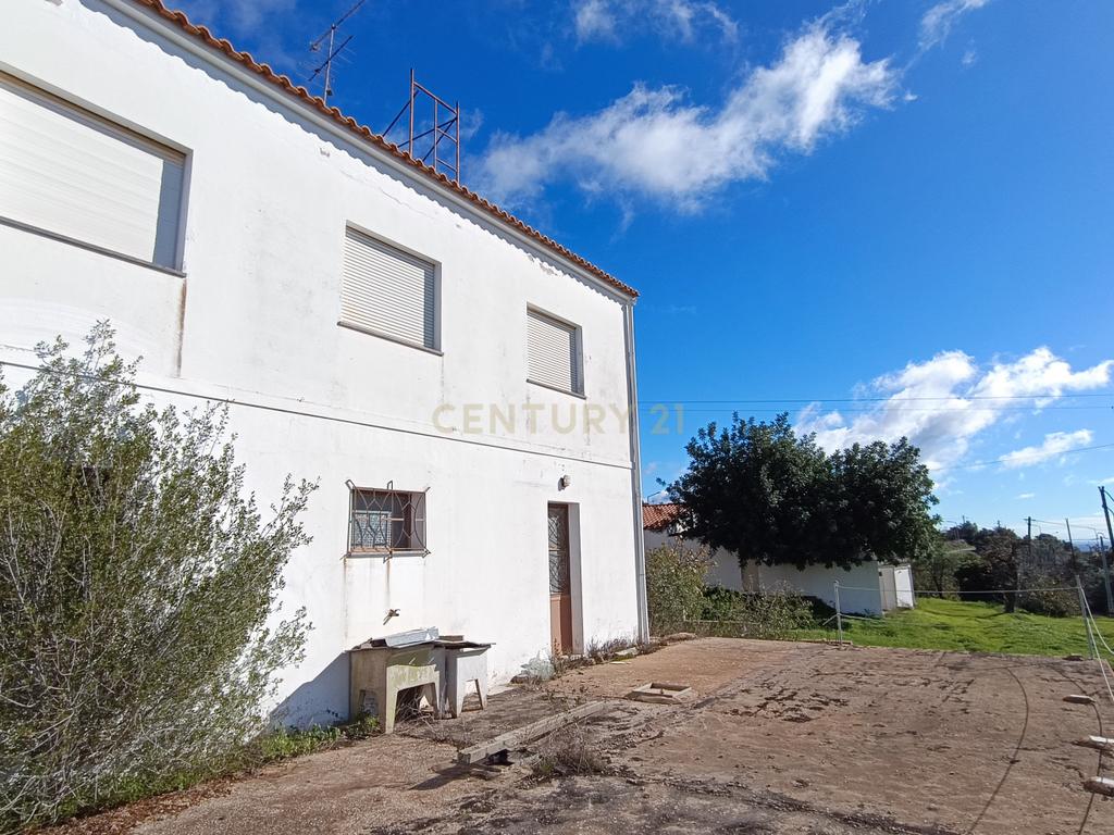 RESERVADO - Moradia T3 com garagem por concluir em São Clemente, Loulé - Image 2