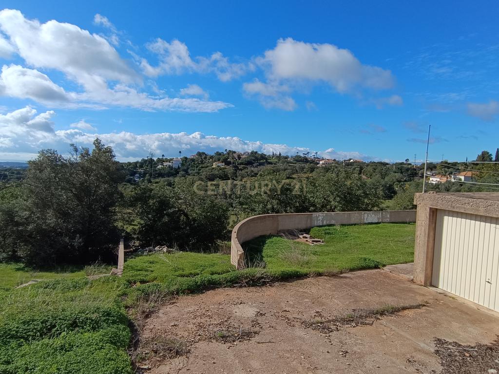 RESERVADO - Moradia T3 com garagem por concluir em São Clemente, Loulé - Image 11