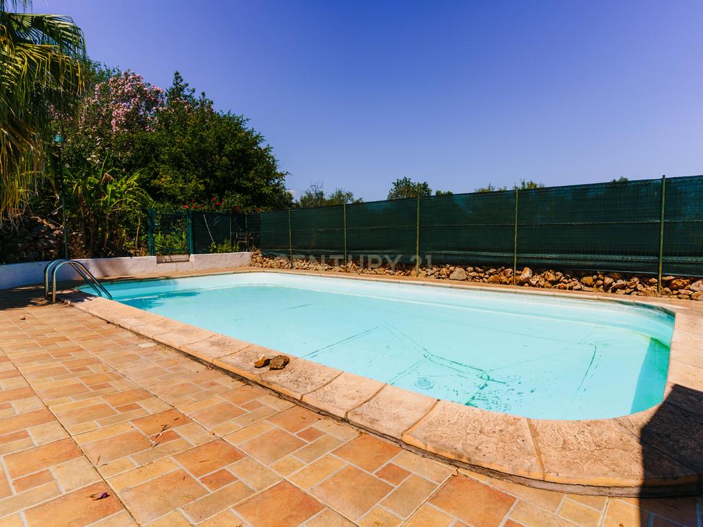 Quinta com 8660 m2 com Moradia, piscina e dois terraços panorâmicos em Silves - Image 13