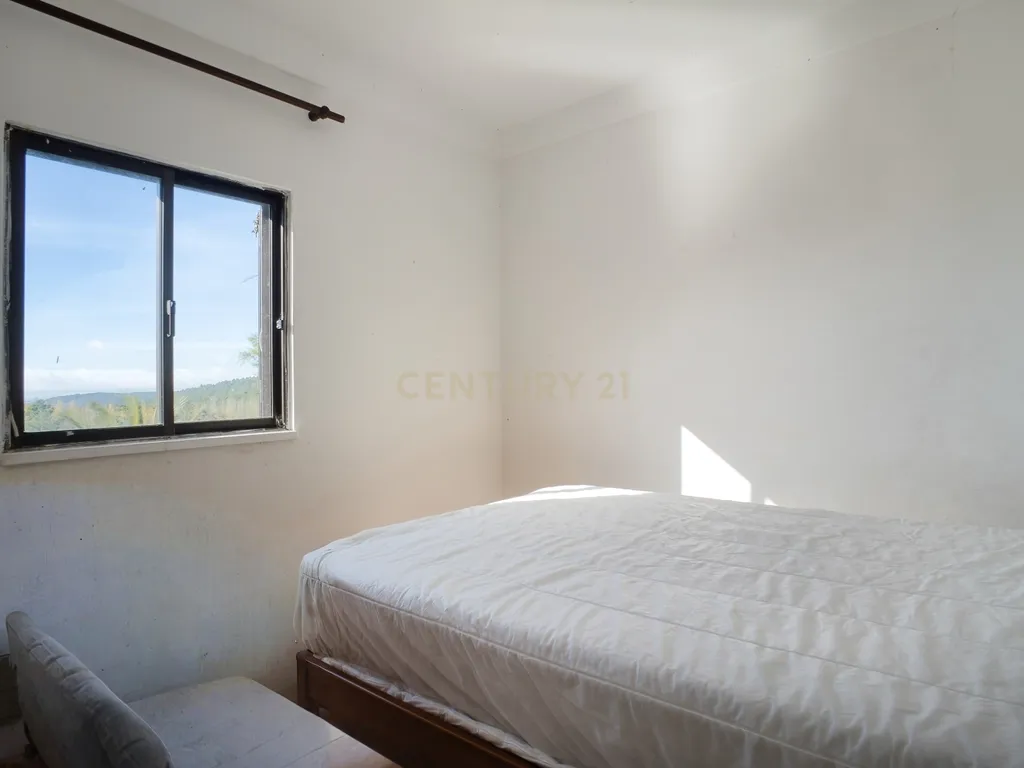 Casa com charme, vista mar e muito potencial - Image 20