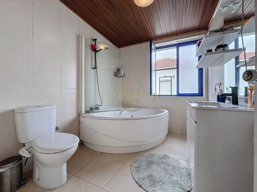 Excelente moradia T4 muito bem localizada na Vila das Lajes, ilha Terceira - Image 22