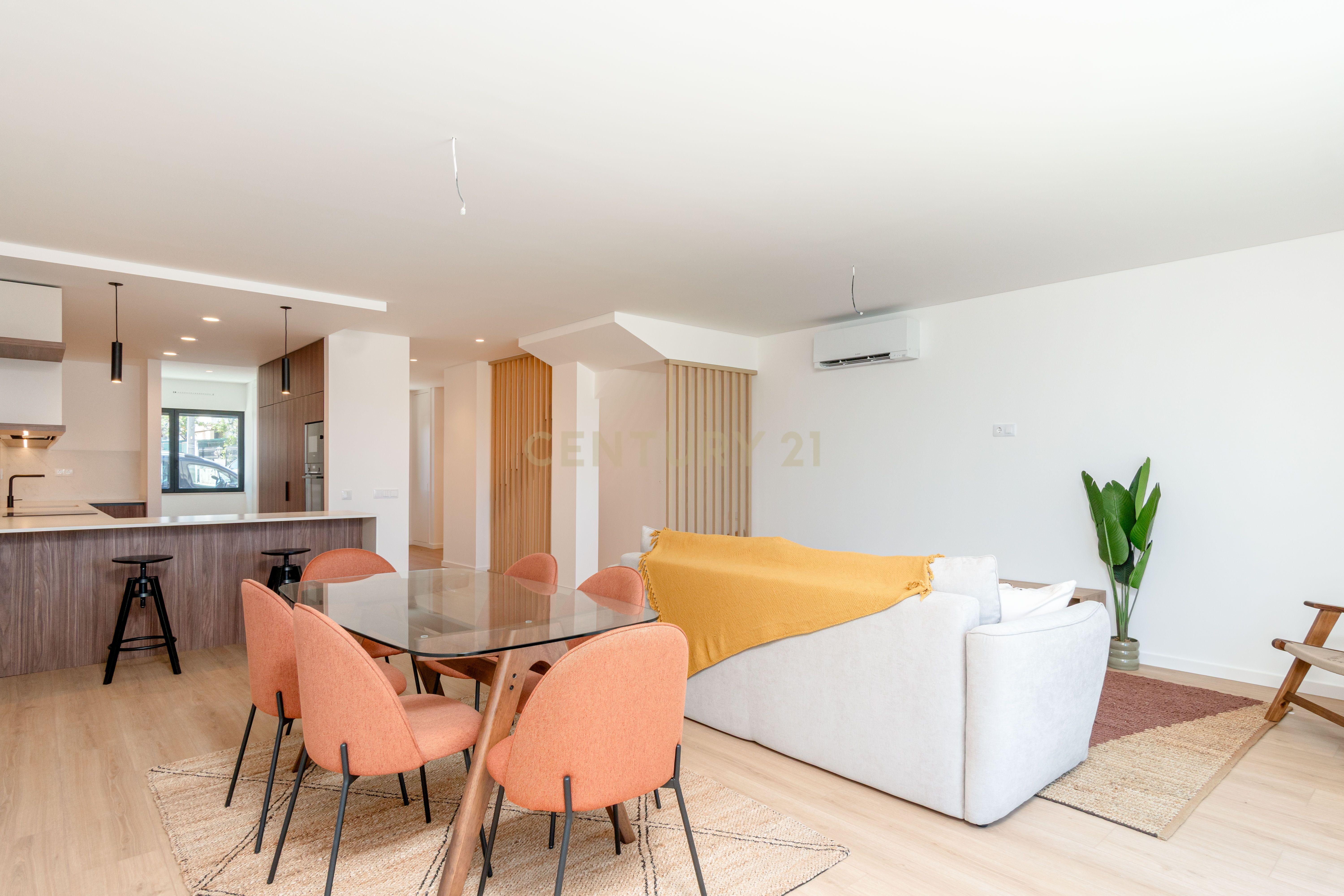 Fotografia 8 de Moradia Nova T3+1 com Terraço, Garagem e Classe Energ. A+ | Centro de Loures