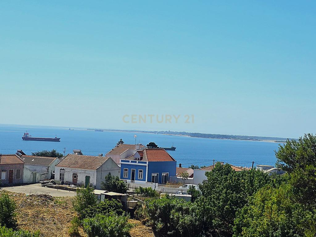 VIVER ENTRE O RIO, O MAR E A SERRA – UMA OPORTUNIDADE ÚNICA EM SETÚBAL! - Image 2