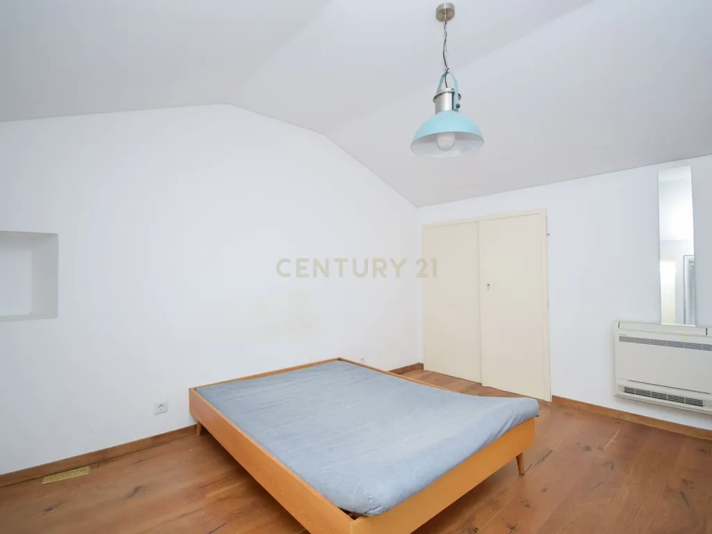 Apartamento T5 Duplex para Arrendamento em Alcântara (2.300€) - Image 17