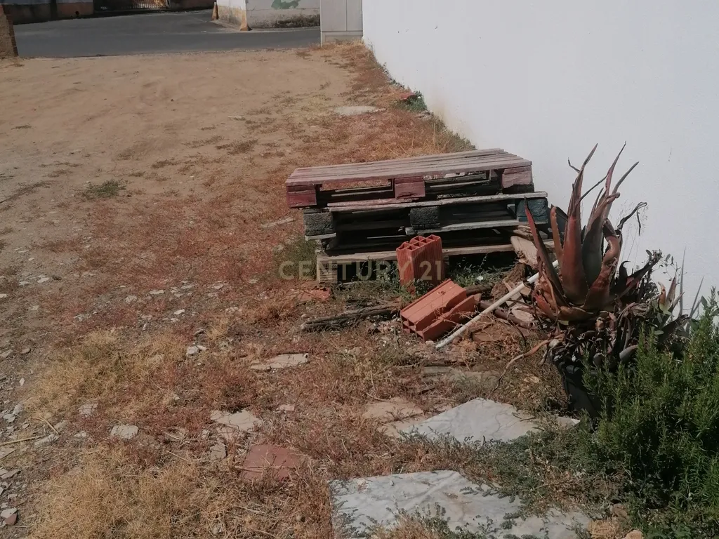 Vila Nova da Baronia , Alvito, cinco Lotes urbanos que poderá transformar com novo projeto, por exemplo- fazer de 2 lotes um só lote - Image 18