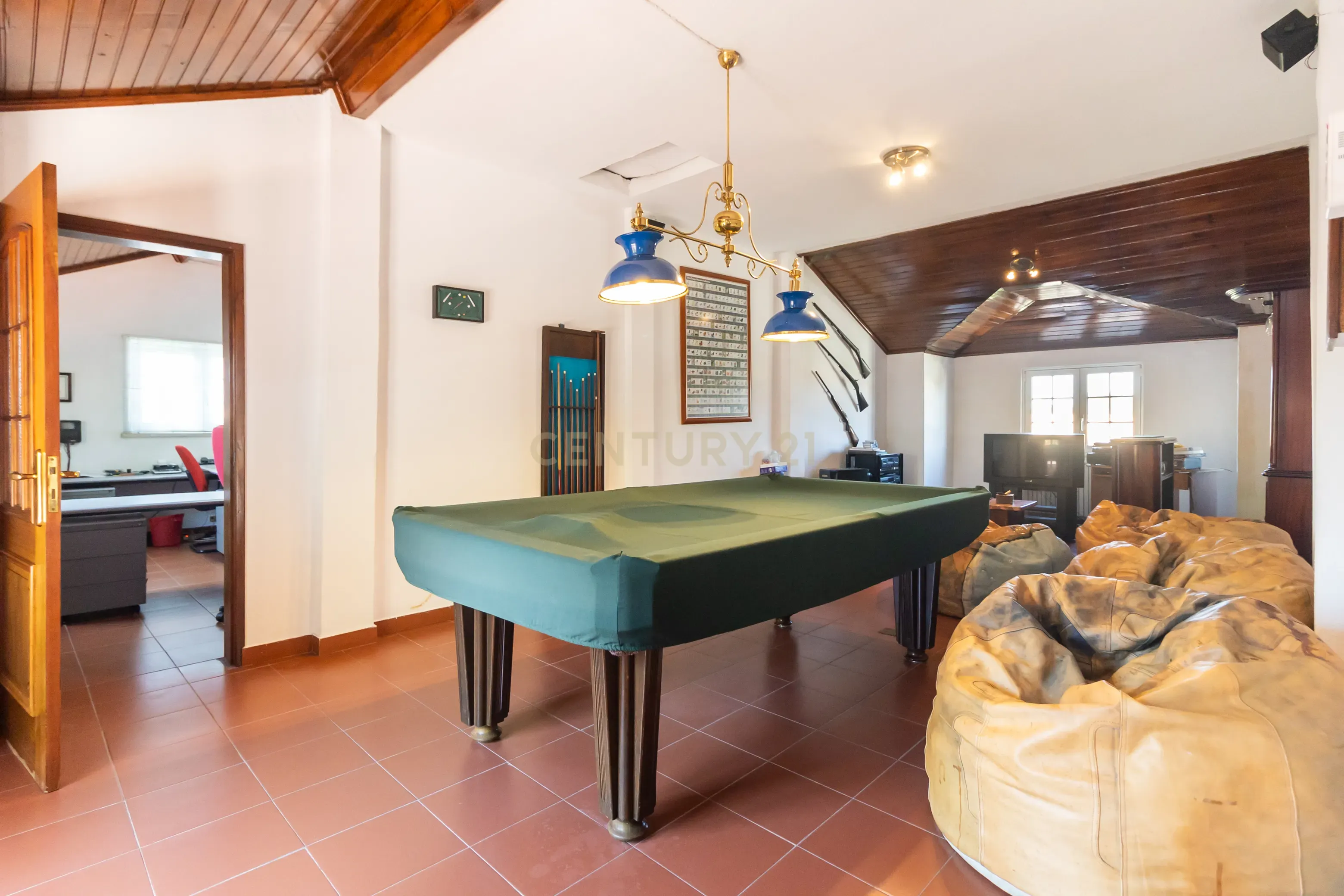 Moradia isolada em terreno de 2.345m2 - Image 61