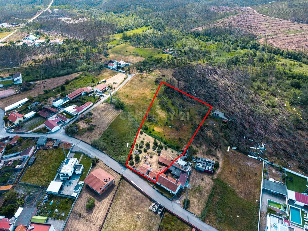 Moradia T7 com Enorme Potencial em Lote Total de 5.611 m² - Image 31