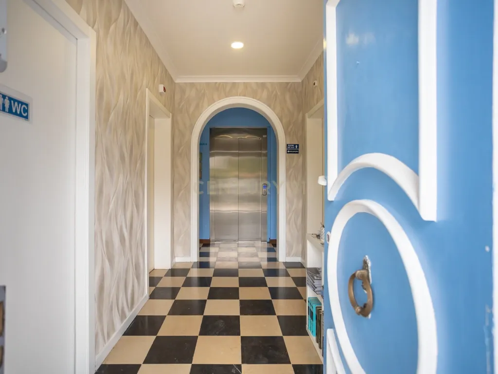 Fantástica Moradia Versátil com Piscina e Jardim, junto a serra da Arrábida – Setúbal - Image 15