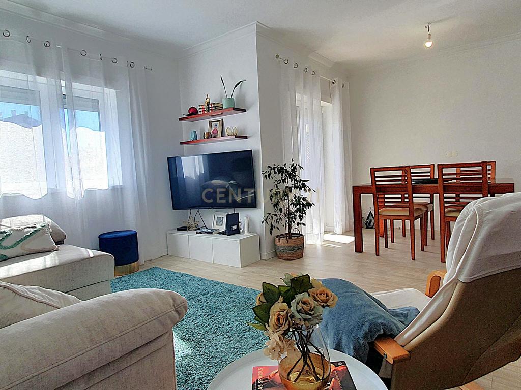 Apartamento T3 I Elevador I Centro Cidade Coimbra - Image 4