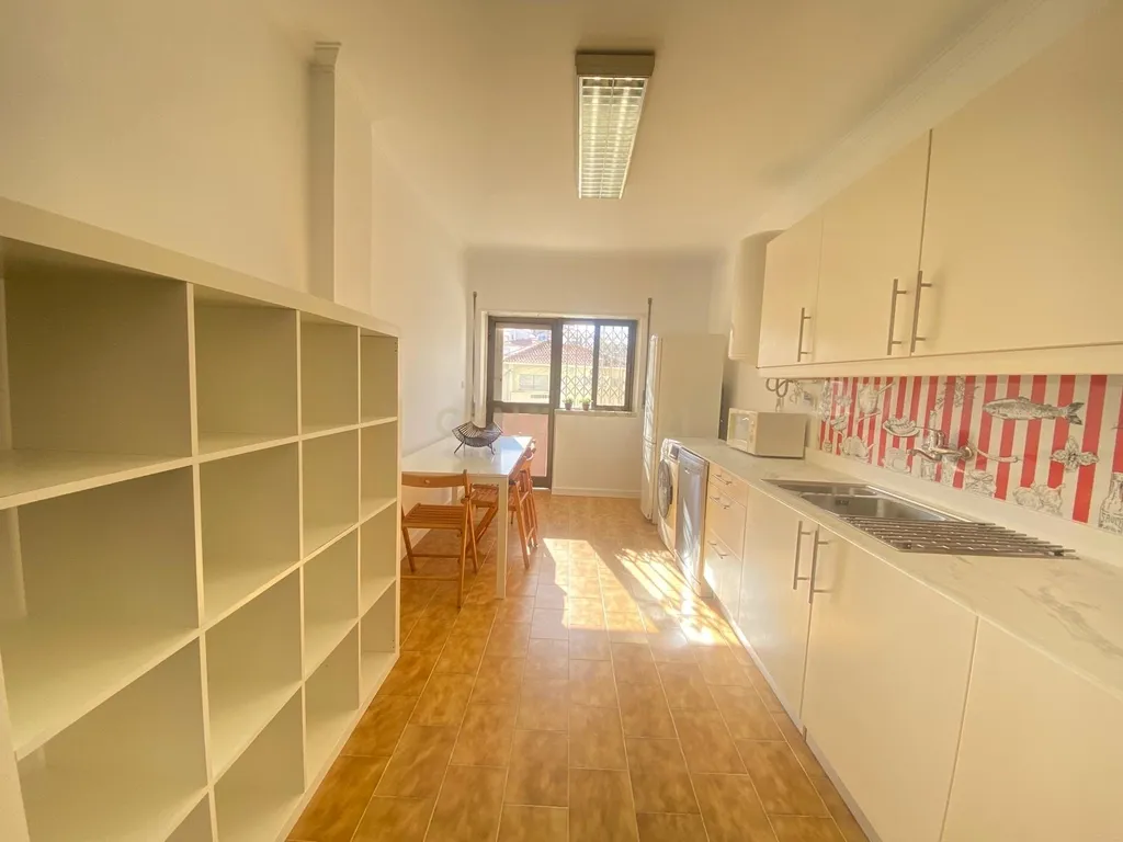 Apartamento T0 (88 m²) com terraço – Próximo de Cascais - Image 2