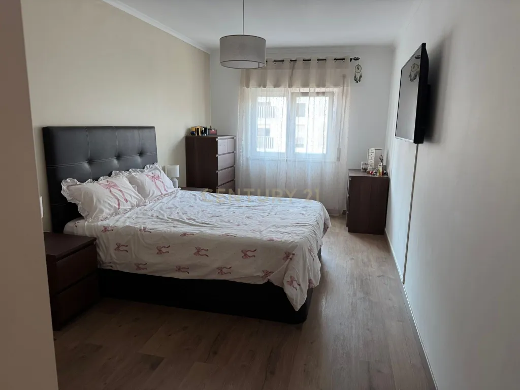 Apartamento T2 Rio de Mouro - Image 11