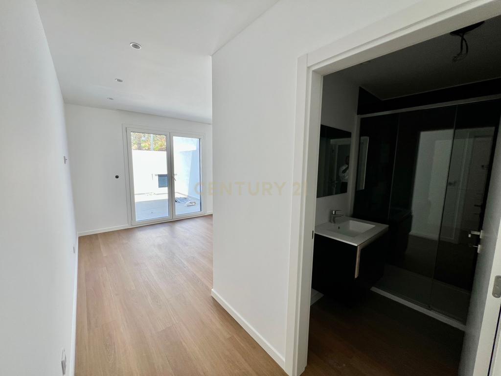 RESERVADO- Sintra - Serra de Casal de Cambra - Apartamento T3 com 3 lugares de parqueamento e terraço - Image 3