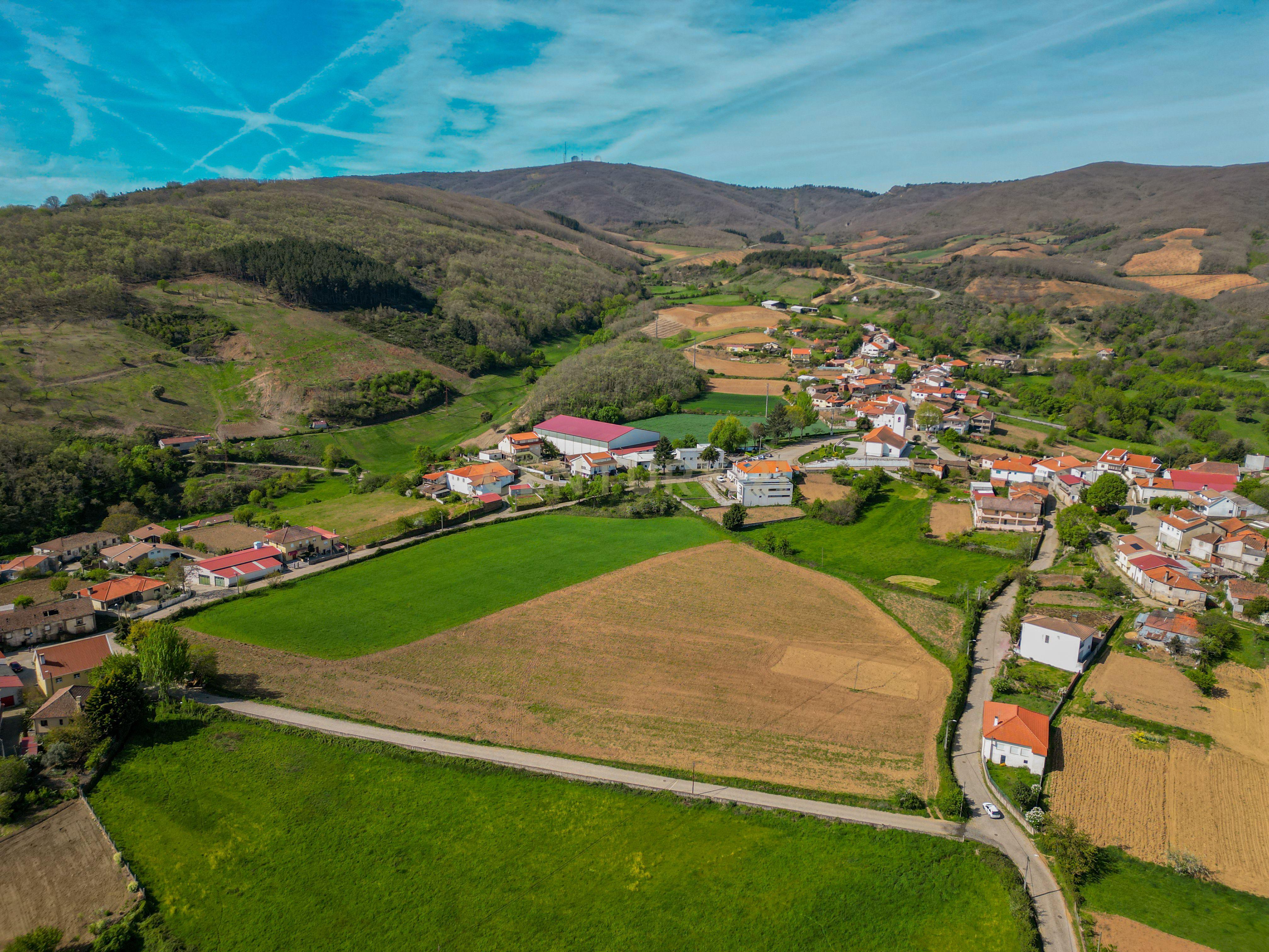 Fotografia 6 de Terreno Urbano em Rebordãos, Bragança