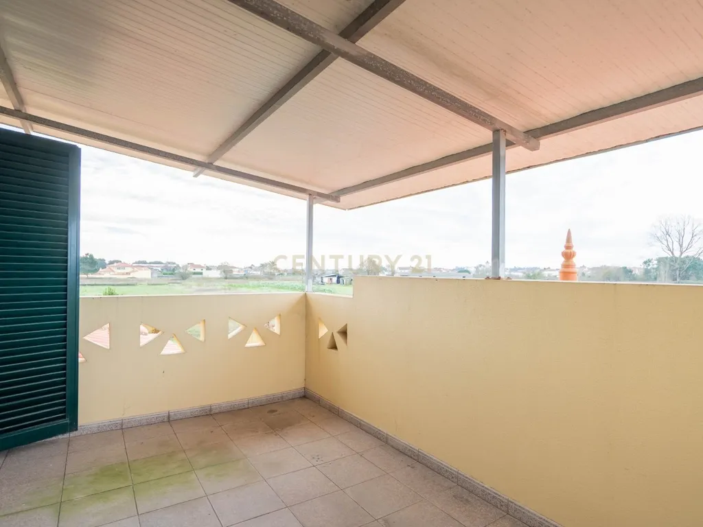 Moradia T5 - C/ terreno - Excelente estado - Image 49