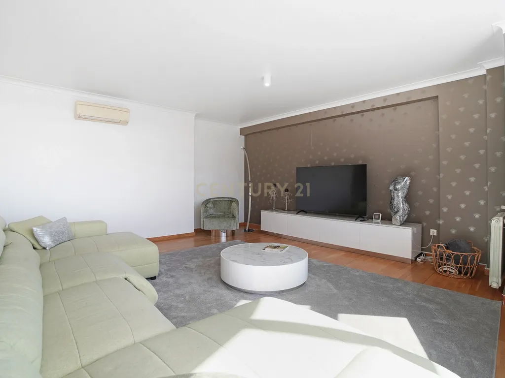 Apartamento T5 Duplex de Luxo para Arrendamento – Avenida do Brasil, Lisboa - Image 29