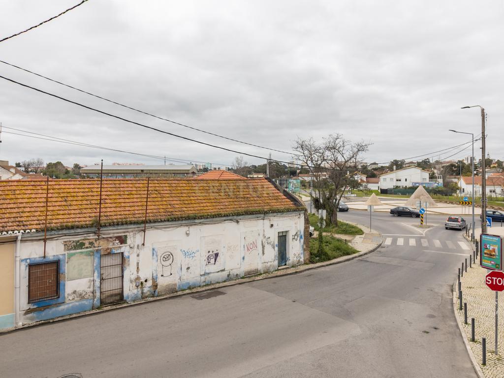 BARREIRO - T3 DUPLEX  com TERRAÇO 8O M2 - Image 22
