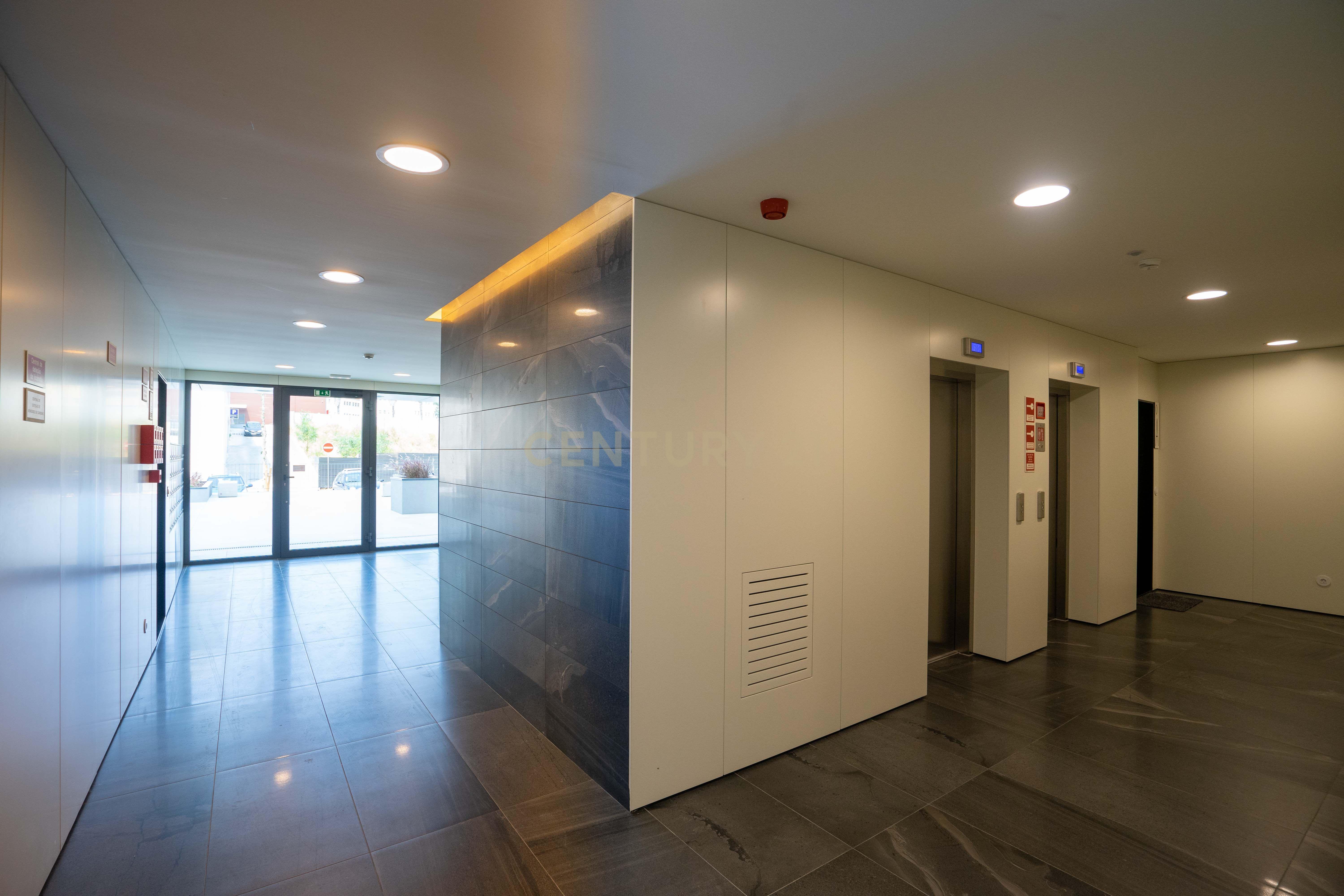 T1, Portela, Loures - Image 24