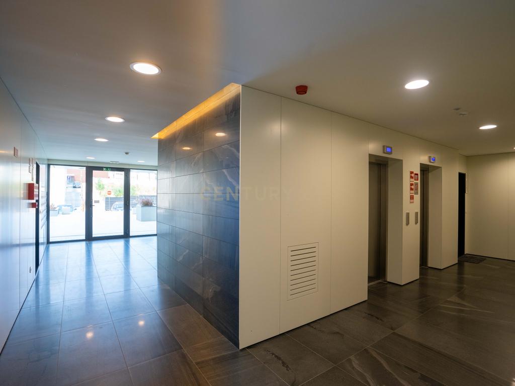T1, Portela, Loures - Image 24