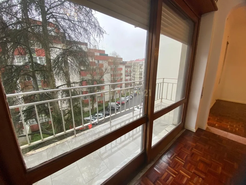 Apartamento T2 para Arrendamento - Image 14