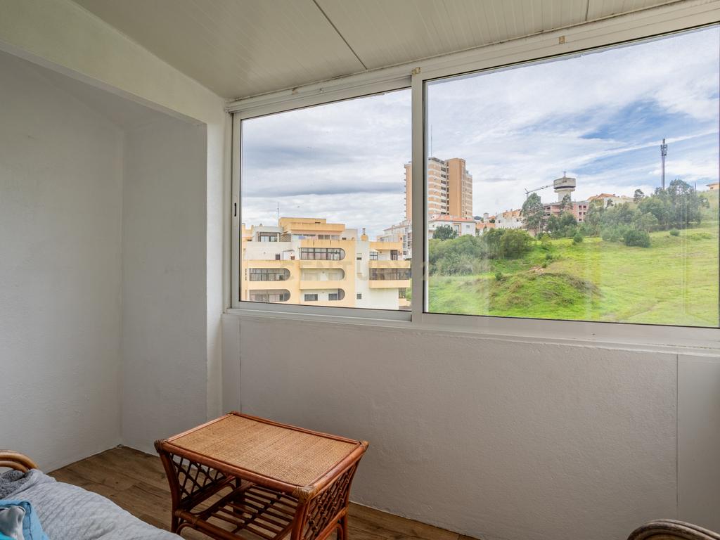 Apartamento T2 na Nazaré - Totalmente Remodelado com Vista Mar - Image 14