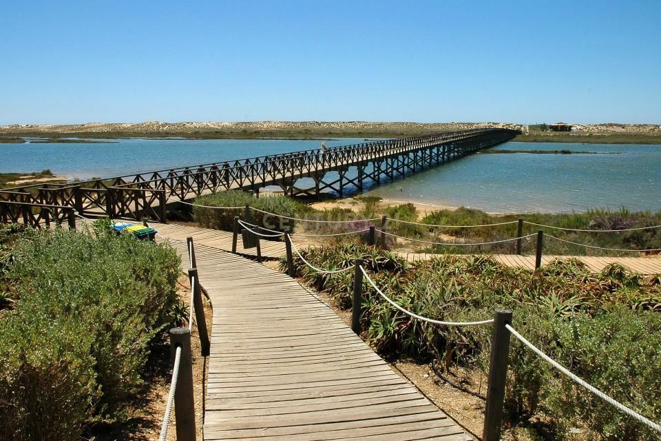 Moradia de Luxo na Quinta do Lago | 4 Quartos e 4 Casas de Banho ! Elegância, Exclusividade e Vista Mar! - Image 17