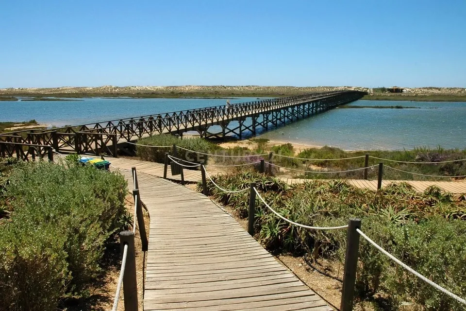 Moradia de Luxo na Quinta do Lago | 4 Quartos e 4 Casas de Banho ! Elegância, Exclusividade e Vista Mar! - Image 17