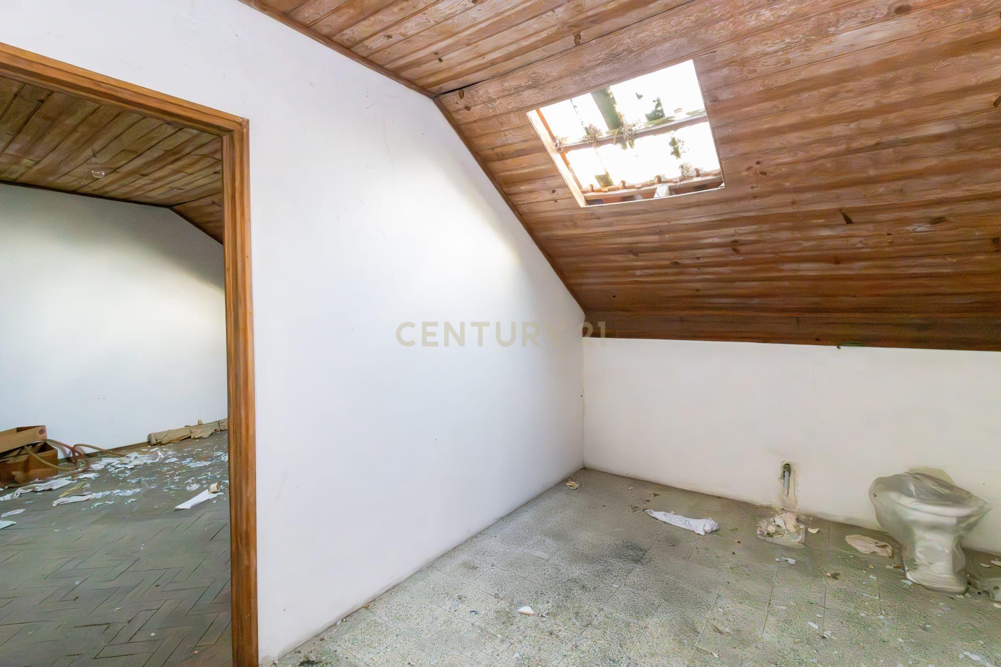 Investimento Único no Coração da Marinha Grande - Image 22
