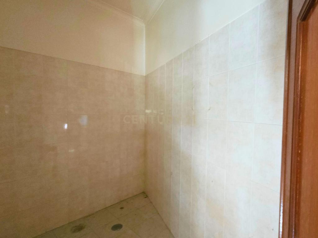 Loja Algés com 330 m2 - Image 12