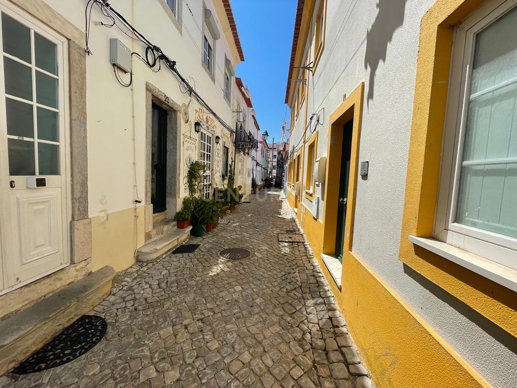 Moradia T1 cheia de LUZ, zona Histórica de Alcochete - Image 1