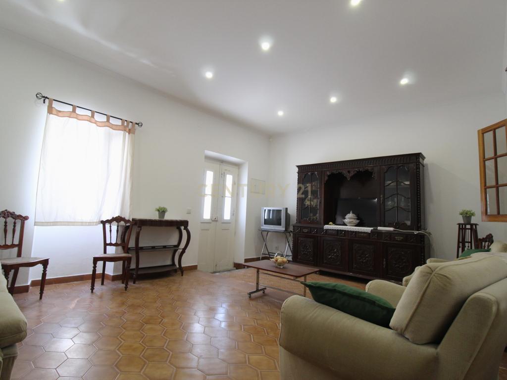 Moradia tradicional, 184 m2, em primeira linha de Santa Luzia. - Image 17