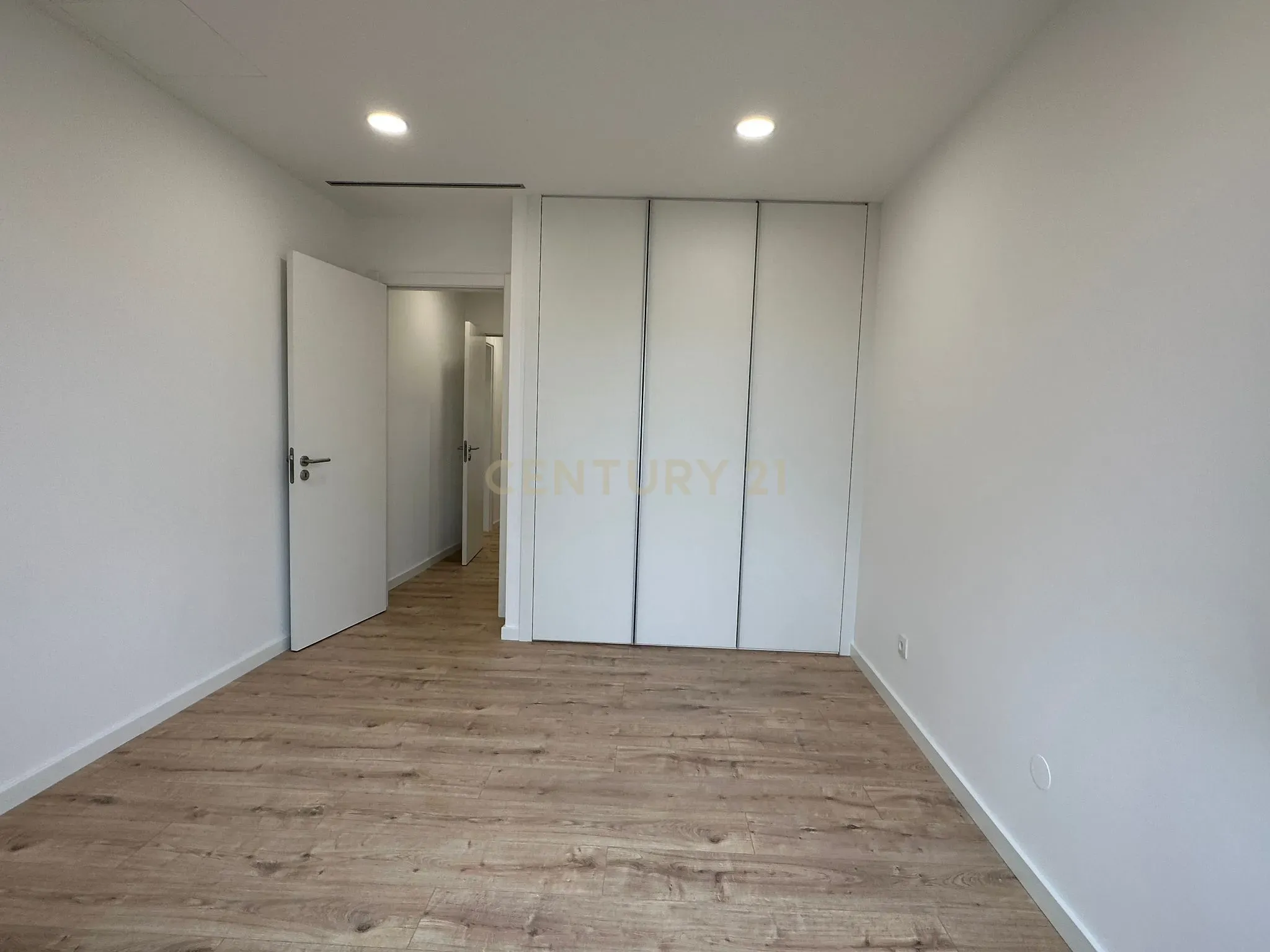 T4 Totalmente Remodelado - Telheiras - Image 24
