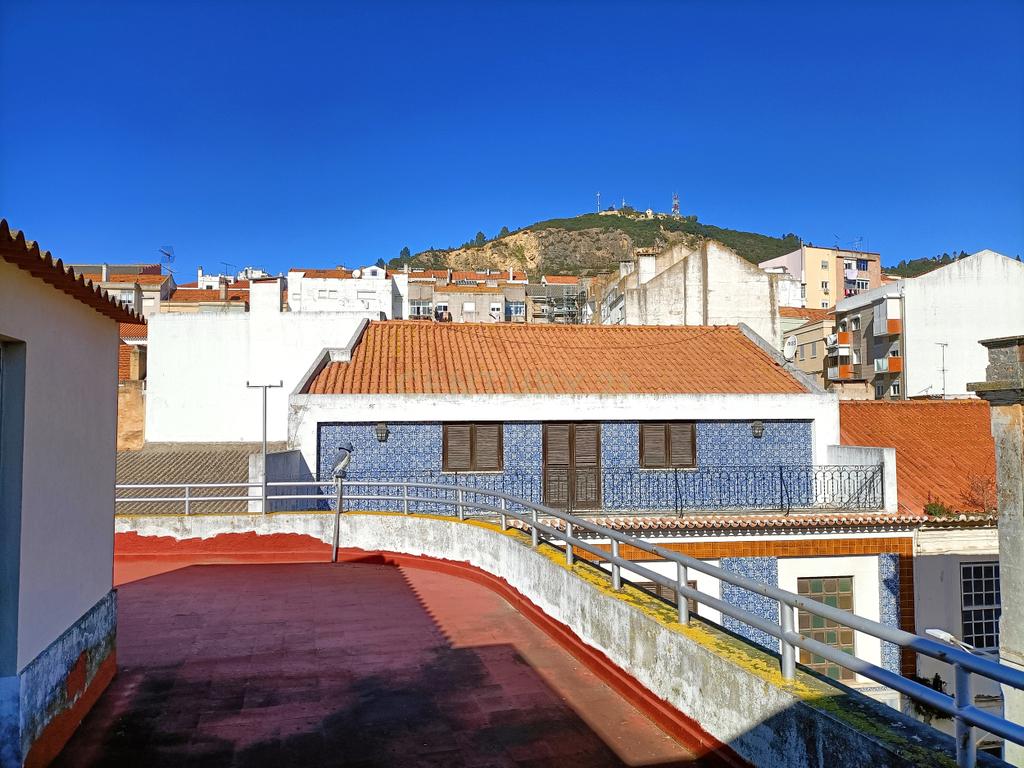 Prédio Misto (Loja + Apartamento T2) - Centro de Vila Franca de Xira - Image 17