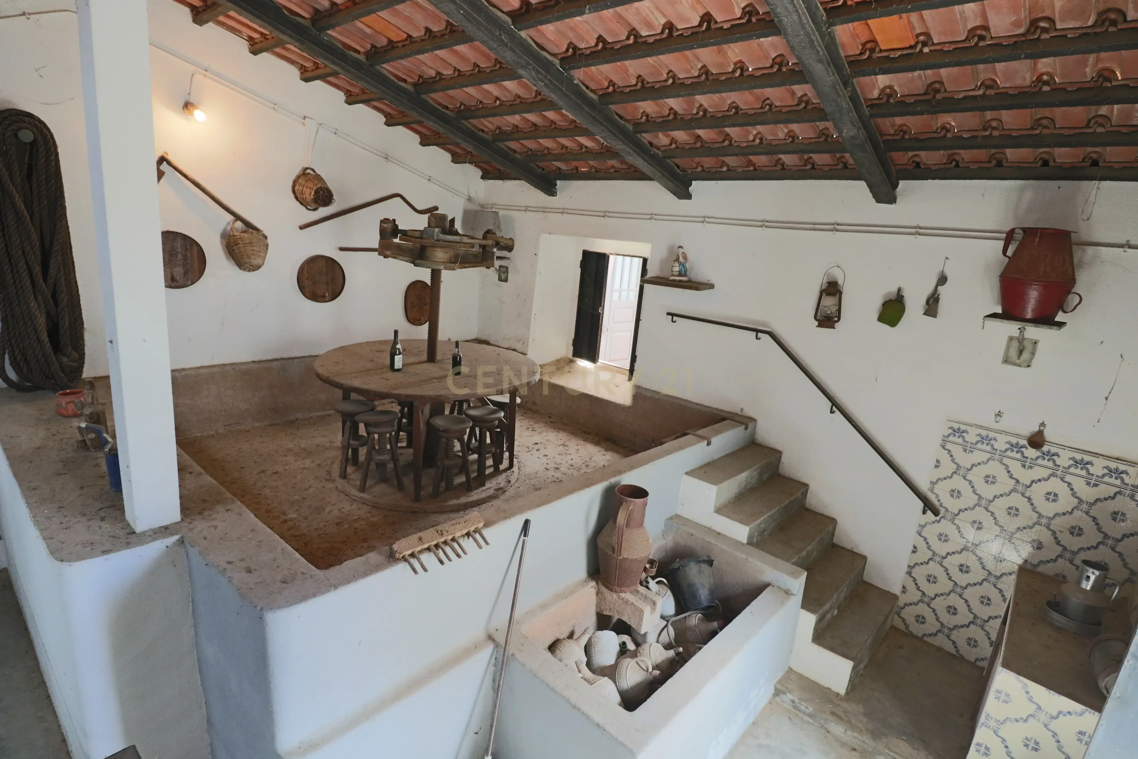 Fantástica Quintinha com 3 Casas de Habitação - Image 3